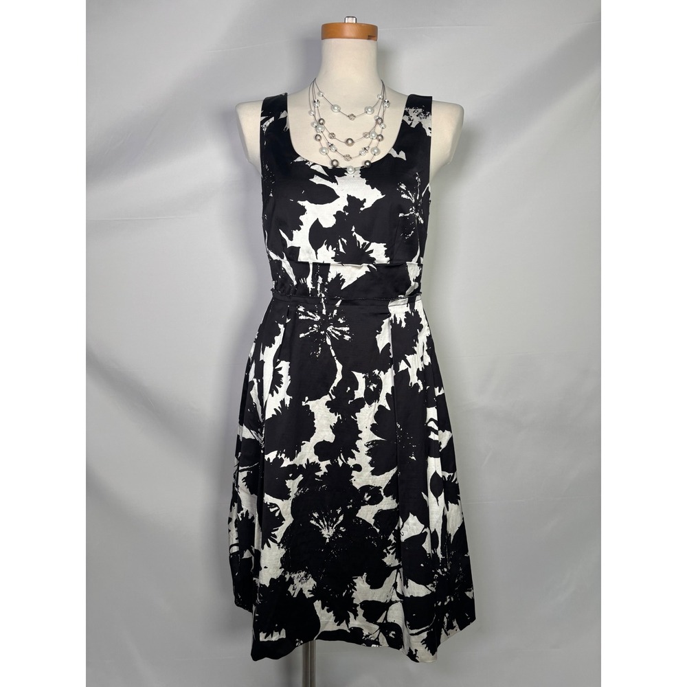 NWT Ann‎ Taylor Black White Floral Fit Flare Dress Sleeveless Size 6 253091